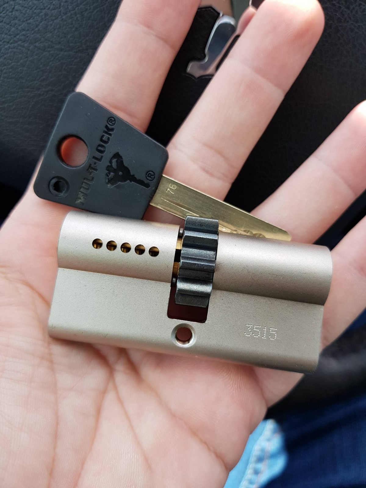 Dépannage en urgence serrurerie région de Marignane  suite vol de clefs