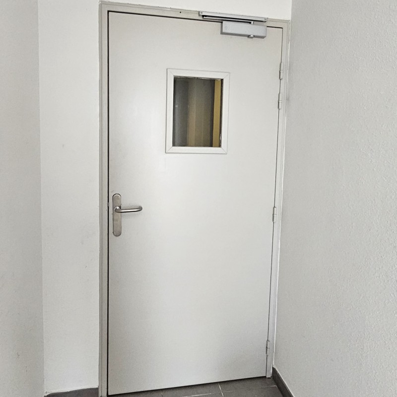 porte coupe feu = ferme porte coupe feu