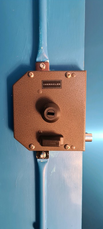 REMPLACEMENT A L'IDENTIQUE