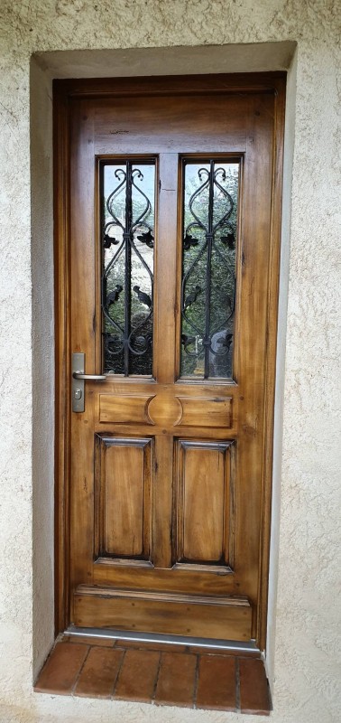 Serrurier pour sécurisation de porte , pose de poignée blindée et d'un cylindre de sécurité dans le secteur de ISTRES  , bouche du Rhône